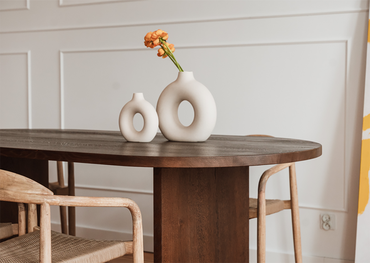 Lars Oval Dining Table