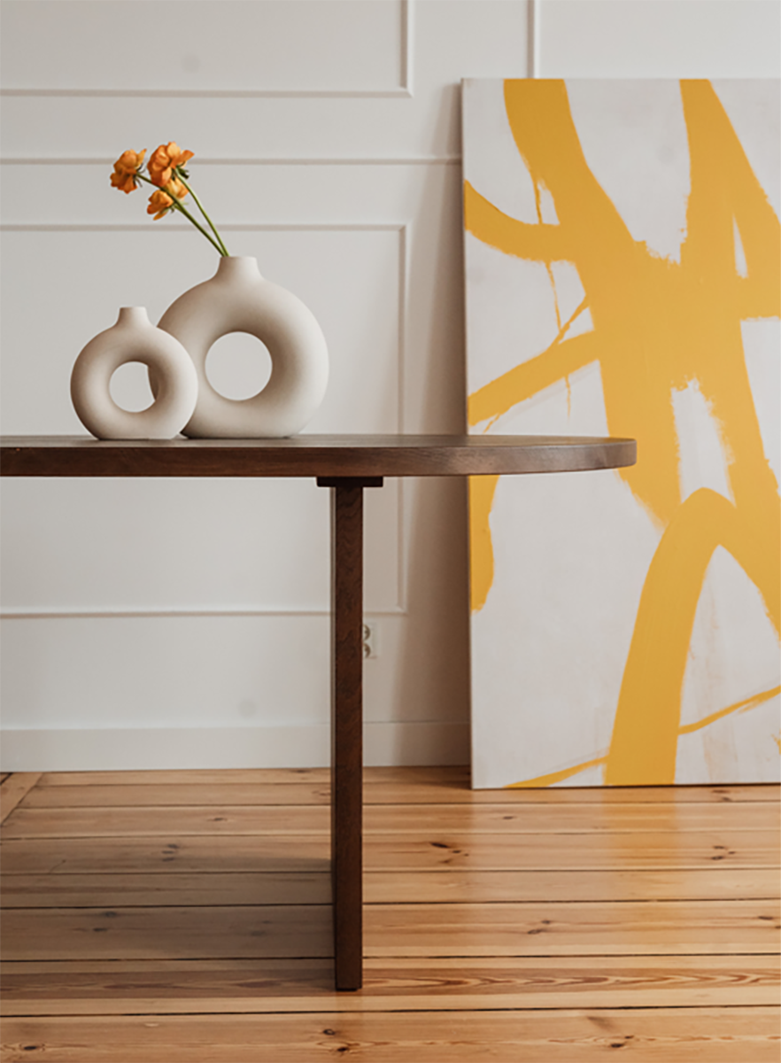 Lars Oval Dining Table