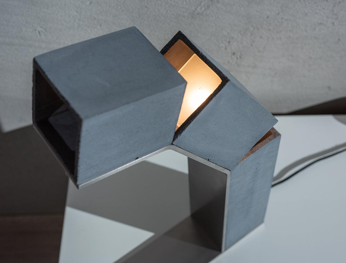 Robot Table Lamp - WOO .Design