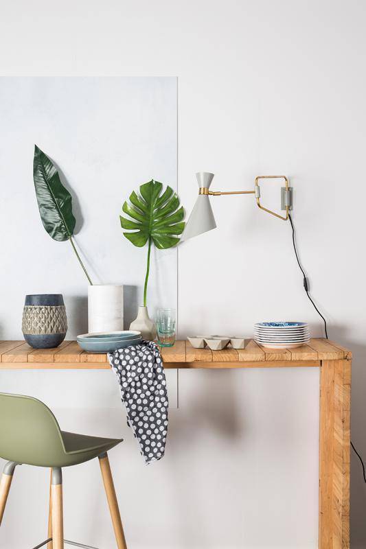 Shady Wall Lamp